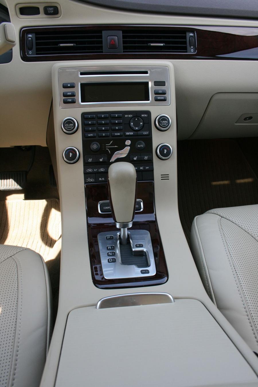  Volvo S80 AWD V8 2007 года  (фото 22 из 45)